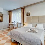 B&B Ambre Mare Pobierowo - Noclegi Ze Sniadaniem I Basenem