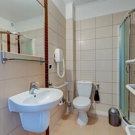 Ambre Mare - Ze Sniadaniem I Basenem 4*