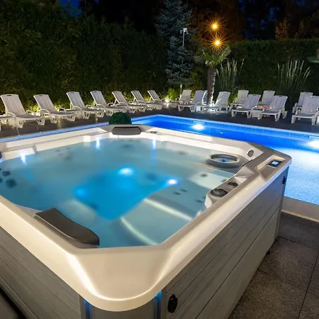 Ambre Mare - Ze Sniadaniem I Basenem 4* Pobierowo