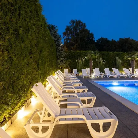 Bed & Breakfast Ambre Mare - Ze Sniadaniem I Basenem Pobierowo