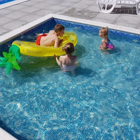 Ambre Mare - Ze Sniadaniem I Basenem