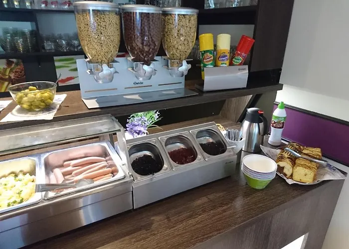 住宿加早餐酒店 Ambre Mare - Wypoczynek Pod Palmami 波别罗沃