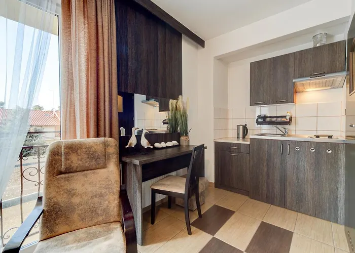 Ambre Mare - Wypoczynek Pod Palmami 住宿加早餐酒店 波别罗沃