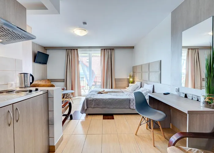 住宿加早餐酒店 Ambre Mare - Wypoczynek Pod Palmami 波别罗沃